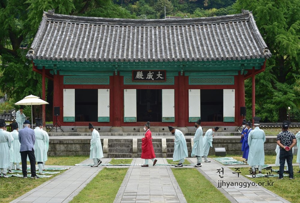 전주향교 분향례 봉행_3075.JPG