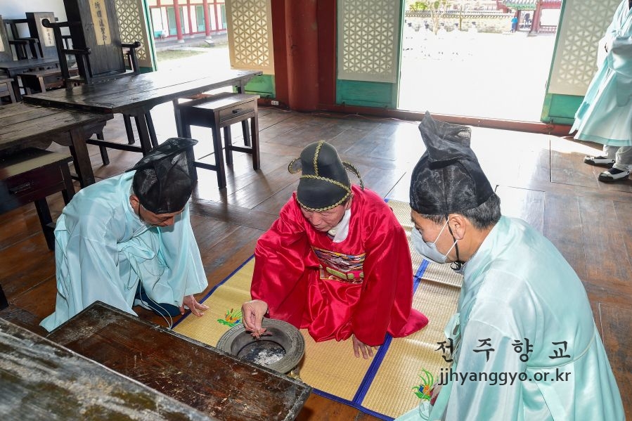 전주향교분향례_2995.JPG