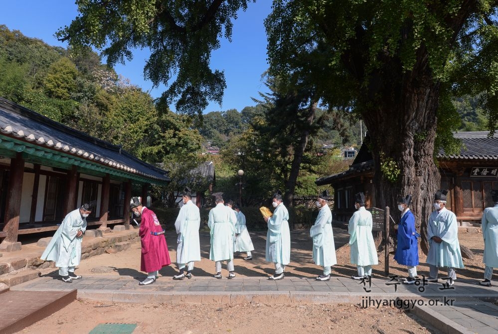 전주향교 분향례 봉행 사진 임영식_7693.JPG