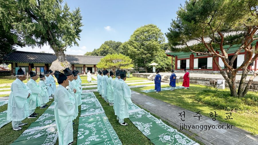 전주향교 음력 5월 망 분향례 봉행14_1.jpg
