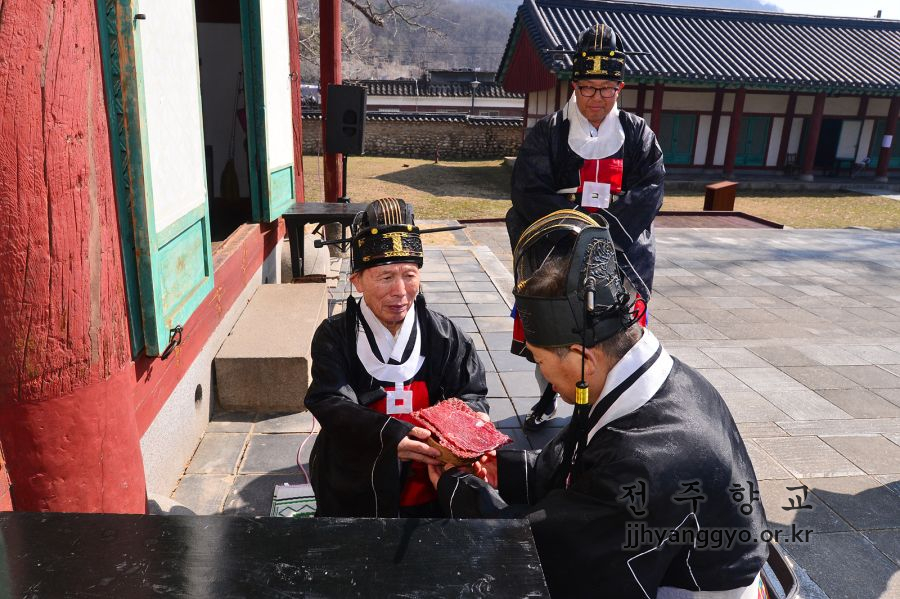전주향교2025춘기석전대제_6880_1.jpg
