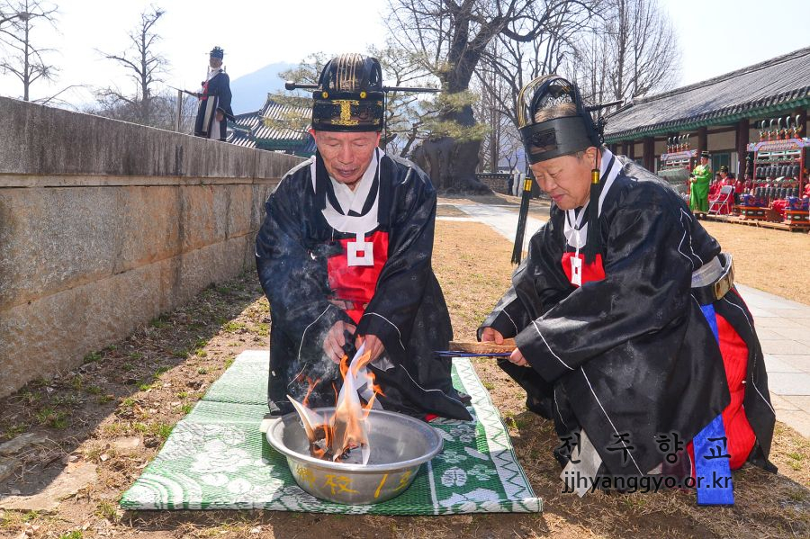전주향교2025춘기석전대제_6884.jpg